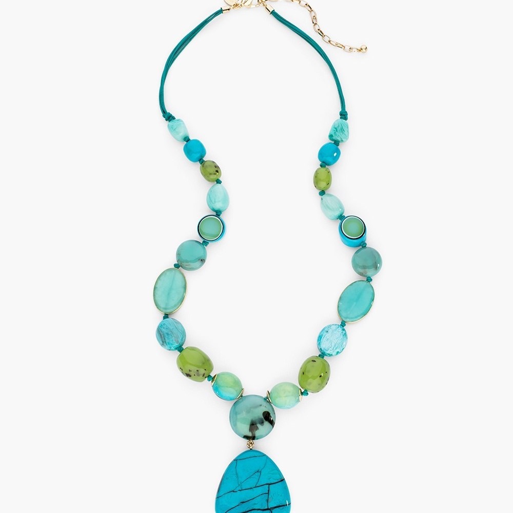 Chico’s necklace. Faux turquoise and jade.
